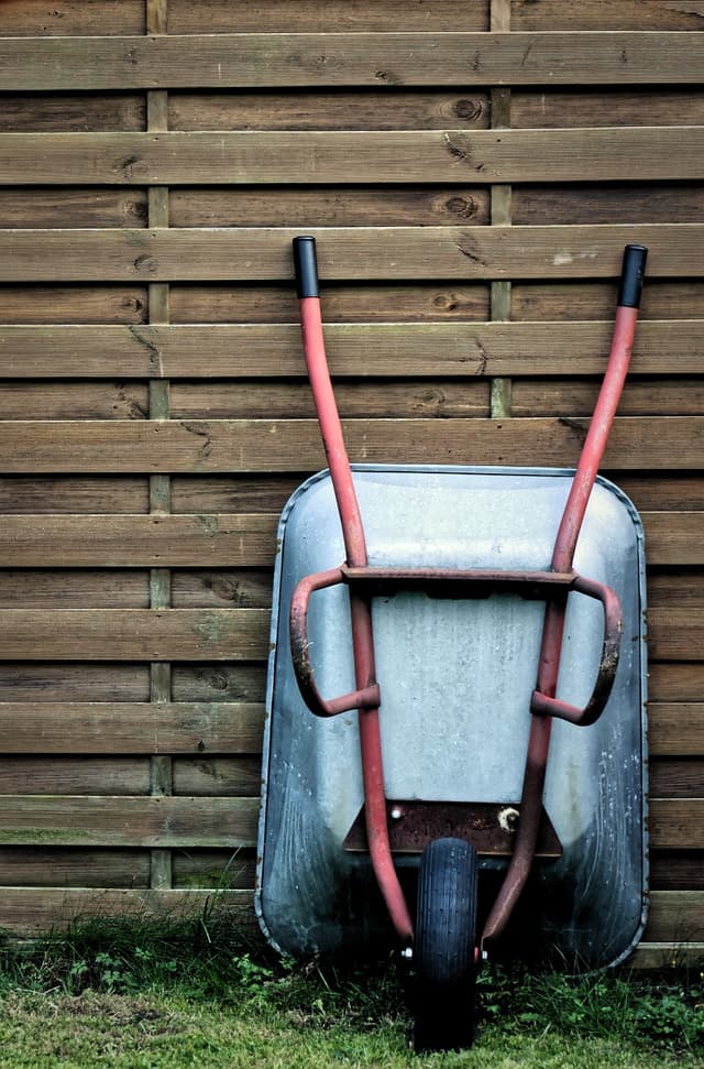 Wheel barrow